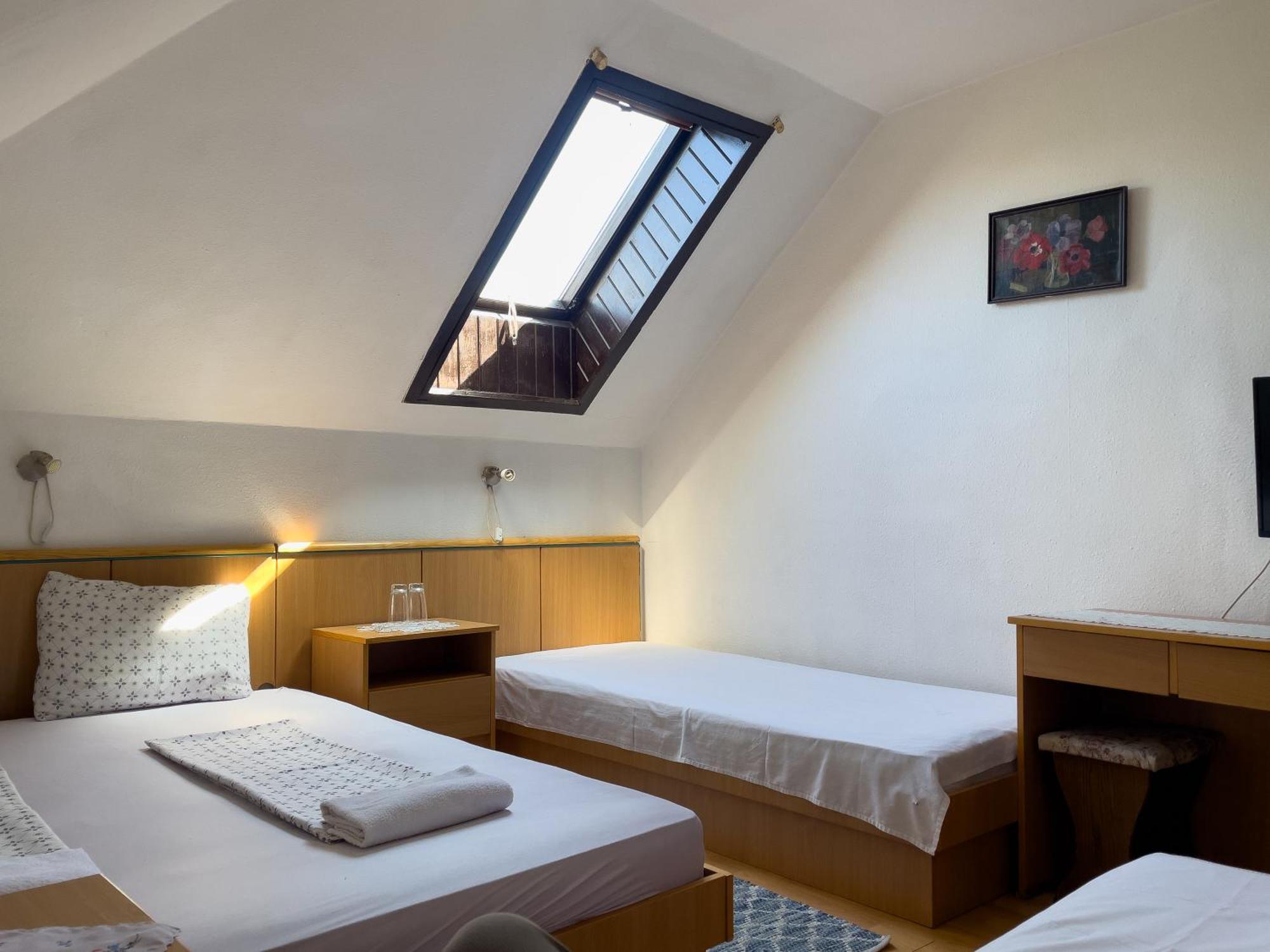 Pestujhely Panzio-Etterem Hotel Budapest Luaran gambar